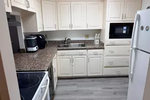 480 Executive Center Dr, West Palm Beach, FL 33401 - Photo 1