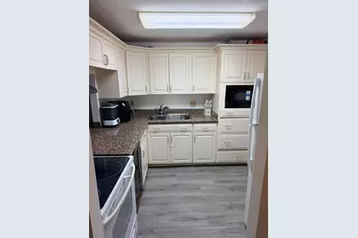 480 Executive Center Drive #3H, West Palm Beach, FL 33401 - Photo 3