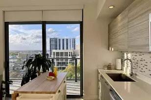121 NE 34th St, Miami, FL 33137 - Photo 13