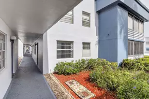 68 Normandy B, Delray Beach, FL 33484 - Photo 19