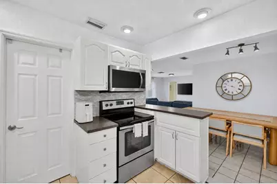 4031 NE 15th Avenue, Oakland Park, FL 33334 - Photo 15