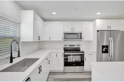 904 NW 51st Street, Deerfield Beach, FL 33064 - Photo 17