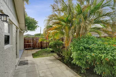 904 NW 51st Street, Deerfield Beach, FL 33064 - Photo 49