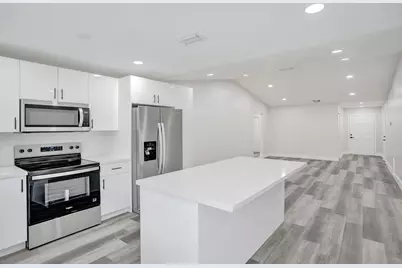 904 NW 51st Street, Deerfield Beach, FL 33064 - Photo 17