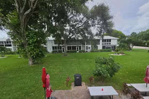 54 Newport Ct, Deerfield Beach, FL 33442 - Photo 13