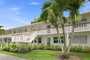 54 Newport Ct, Deerfield Beach, FL 33442 - Photo 1