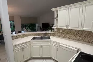 10101 Costa Del Sol Blvd, Doral, FL 33178 - Photo 9