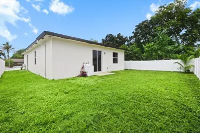 200 Marie Drive, West Palm Beach, FL 33415 - Photo 29
