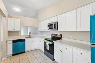 126 Garden Cove Ct, Orlando, FL 32835 - Photo 7