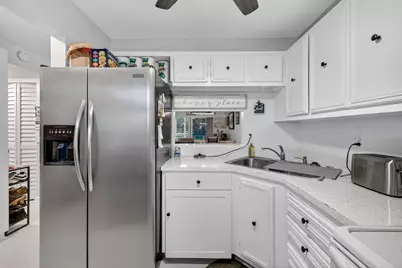 8400 Lagos De Campo Boulevard #303, Tamarac, FL 33321 - Photo 15