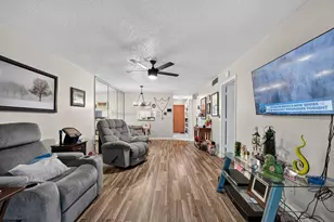8400 Lagos De Campo Blvd, Tamarac, FL 33321 - Photo 9