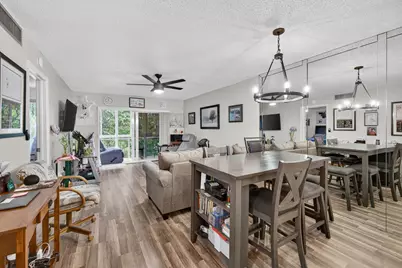 8400 Lagos De Campo Boulevard #303, Tamarac, FL 33321 - Photo 3