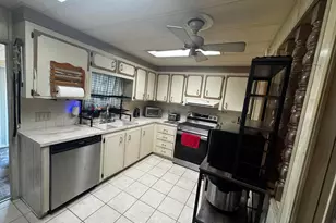 6165 N Joshua Ln, Lantana, FL 33462 - Photo 3