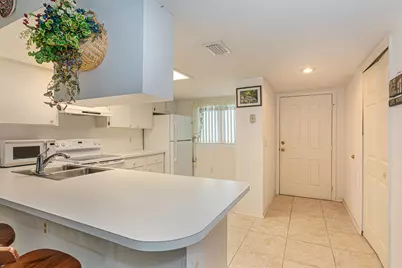 2007 Palm Beach Trace Drive #2007, Royal Palm Beach, FL 33411 - Photo 9