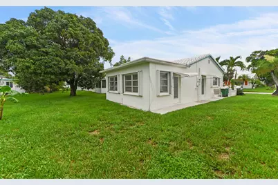 6805 NW 75th Court, Tamarac, FL 33321 - Photo 3