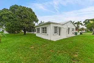 6805 NW 75th Ct, Tamarac, FL 33321 - Photo 3