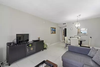4640 Lucerne Lakes Boulevard W #404, Lake Worth, FL 33467 - Photo 9