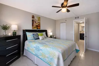 4640 Lucerne Lakes Boulevard W #404, Lake Worth, FL 33467 - Photo 11