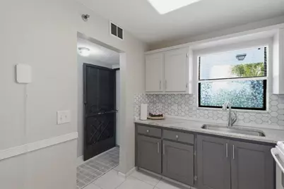 4640 Lucerne Lakes Boulevard W #404, Lake Worth, FL 33467 - Photo 5