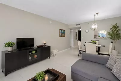 4640 Lucerne Lakes Boulevard W #404, Lake Worth, FL 33467 - Photo 9