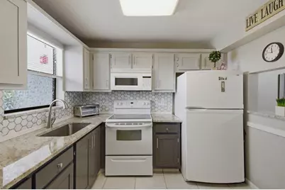 4640 Lucerne Lakes Boulevard W #404, Lake Worth, FL 33467 - Photo 3