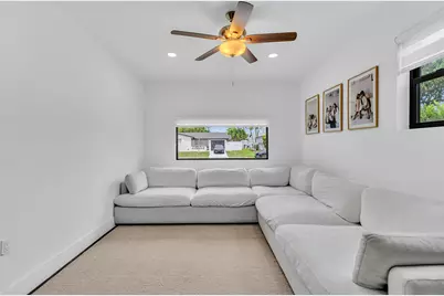 2001 N 52nd Avenue, Hollywood, FL 33021 - Photo 5