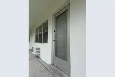 352 Sheffield O, West Palm Beach, FL 33417 - Photo 3
