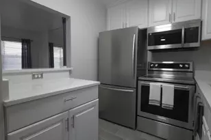 208 Kent M, West Palm Beach, FL 33417 - Photo 3