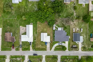 1810 N 16th Ct, Fort Pierce, FL 34950 - Photo 15