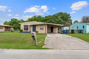1810 N 16th Ct, Fort Pierce, FL 34950 - Photo 1