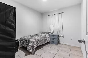 1810 N 16th Ct, Fort Pierce, FL 34950 - Photo 11