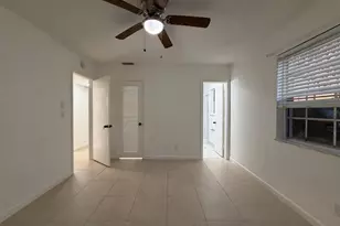 298 SW 6th St, Boca Raton, FL 33432 - Photo 15