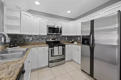 902 S Federal Highway #8, Lake Worth Beach, FL 33460 - Photo 5