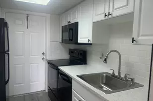 1500 Crescent Cir, Lake Park, FL 33403 - Photo 3