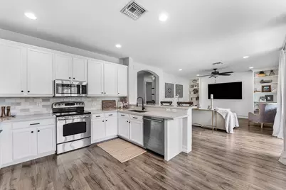 8421 Calabria Lakes Drive, Boynton Beach, FL 33473 - Photo 11
