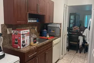 8450 Lagos De Campo Blvd, Tamarac, FL 33321 - Photo 15
