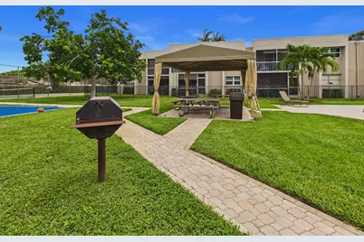8511 Old Country Manor #401, Davie, FL 33328 - Photo 25