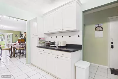 8511 Old Country Manor #401, Davie, FL 33328 - Photo 5