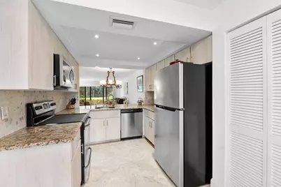 5055 Oak Hill Lane #213, Delray Beach, FL 33484 - Photo 9