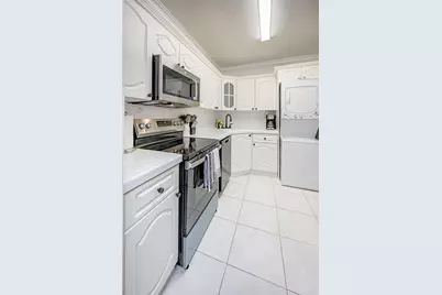 5601 Collins Avenue #816, Miami Beach, FL 33140 - Photo 9