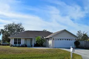 102 SW Glenwood Dr, Port Saint Lucie, FL 34984 - Photo 1
