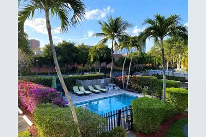 600 NE 7th Avenue #14, Fort Lauderdale, FL 33304 - Photo 1