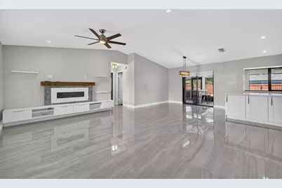 825 SE Starflower Avenue, Port Saint Lucie, FL 34983 - Photo 5