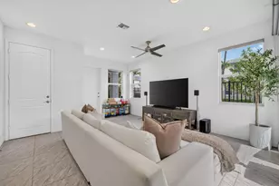 6994 Pines Cir, Coconut Creek, FL 33073 - Photo 9