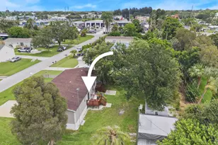 2802 SE Janet St, Stuart, FL 34997 - Photo 27