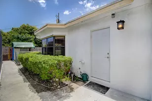 1316 Date Palm Dr, Lantana, FL 33462 - Photo 1