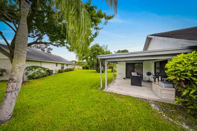 1442 Summit Run Circle, West Palm Beach, FL 33415 - Photo 9
