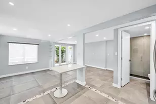 828 NE 17th Way, Fort Lauderdale, FL 33304 - Photo 3