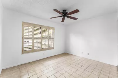 3349 Lucerne Park Drive, Greenacres, FL 33467 - Photo 9