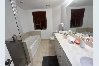 238 SE 2nd Avenue, Hallandale Beach, FL 33009 - Photo 5